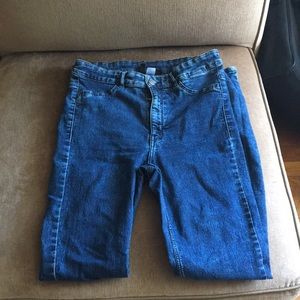 H+M blue acid wash jeggings